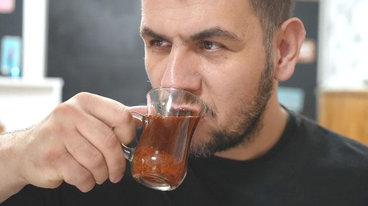 Acısız tek bir öğünü yok! Tatlıya bile pul biber atıp yiyor