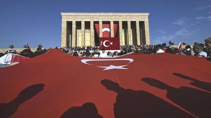 Instagram kırmızı-beyaza büründü
